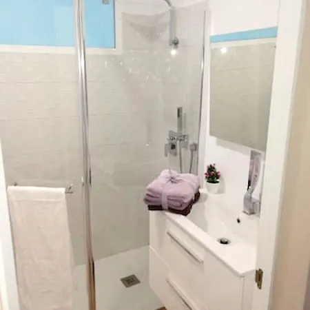 Spacious In Palmas Air Conditioned 80 M² Parking Apartment